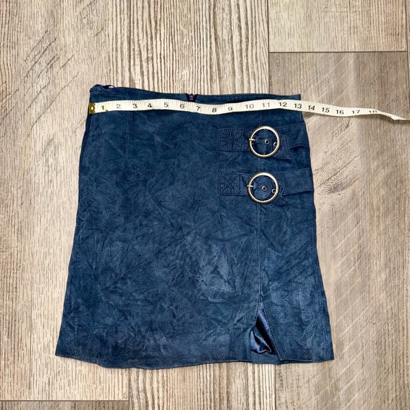 BlankNYC Suede Double Buckle split hem skirt navy blue 27 - Picture 8 of 9